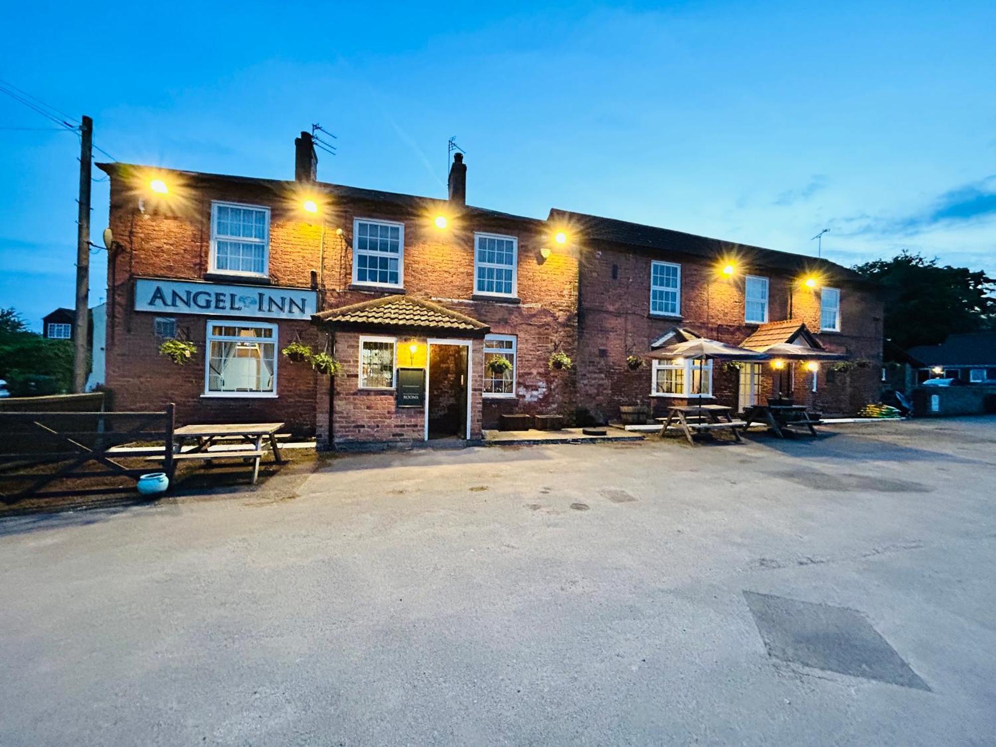 Angel Inn Misson 外观 照片