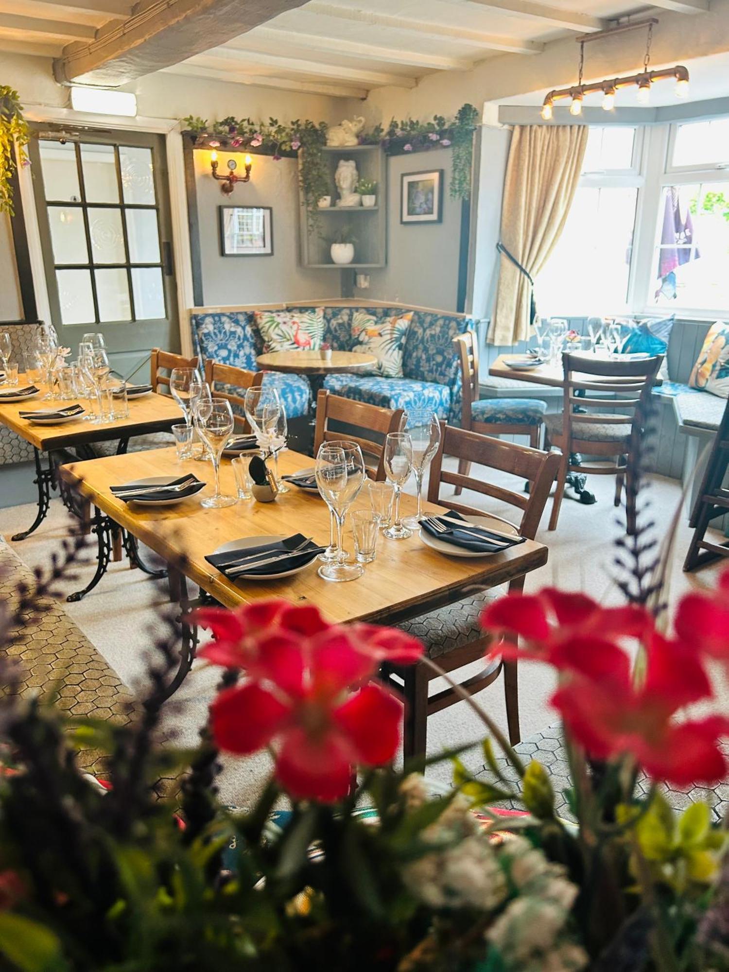 Angel Inn Misson 外观 照片