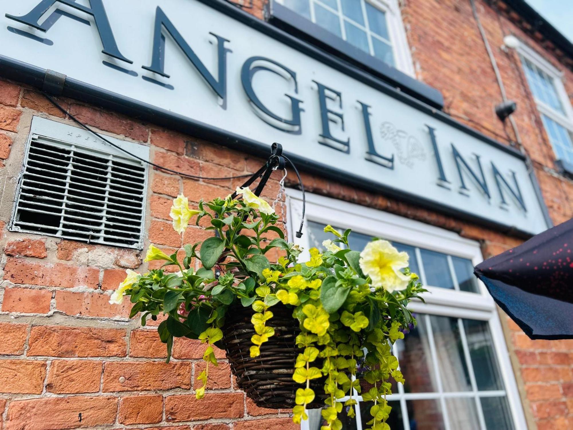 Angel Inn Misson 外观 照片